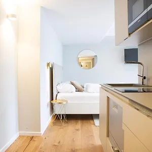 Apartmanhotel Blackhome I Contactless Check-in, Bécs
