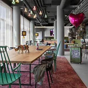 Szálloda Moxy East, Bécs